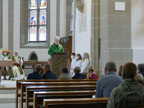 Vorstellung der Kommunionkinder in St. Crescentius (Foto: Karl-Franz Thiede)